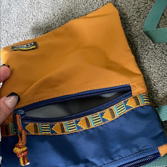 L.L. Bean Blue and Tan Messenger Bag - Picture 3 of 4